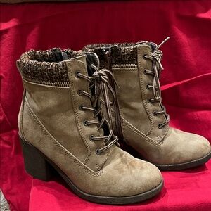 JollyPop Elegant Lace-Up Tan Boots for Women